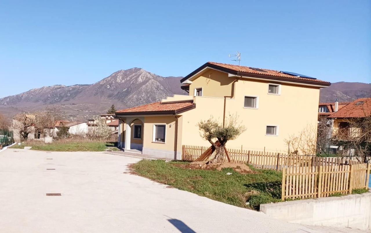 לינה וארוחת בוקר מונטלה Horse House מראה חיצוני תמונה